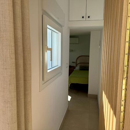 Sunnypalms - Beachfront Penthouse With Stunning Sea View Естепона Екстериор снимка