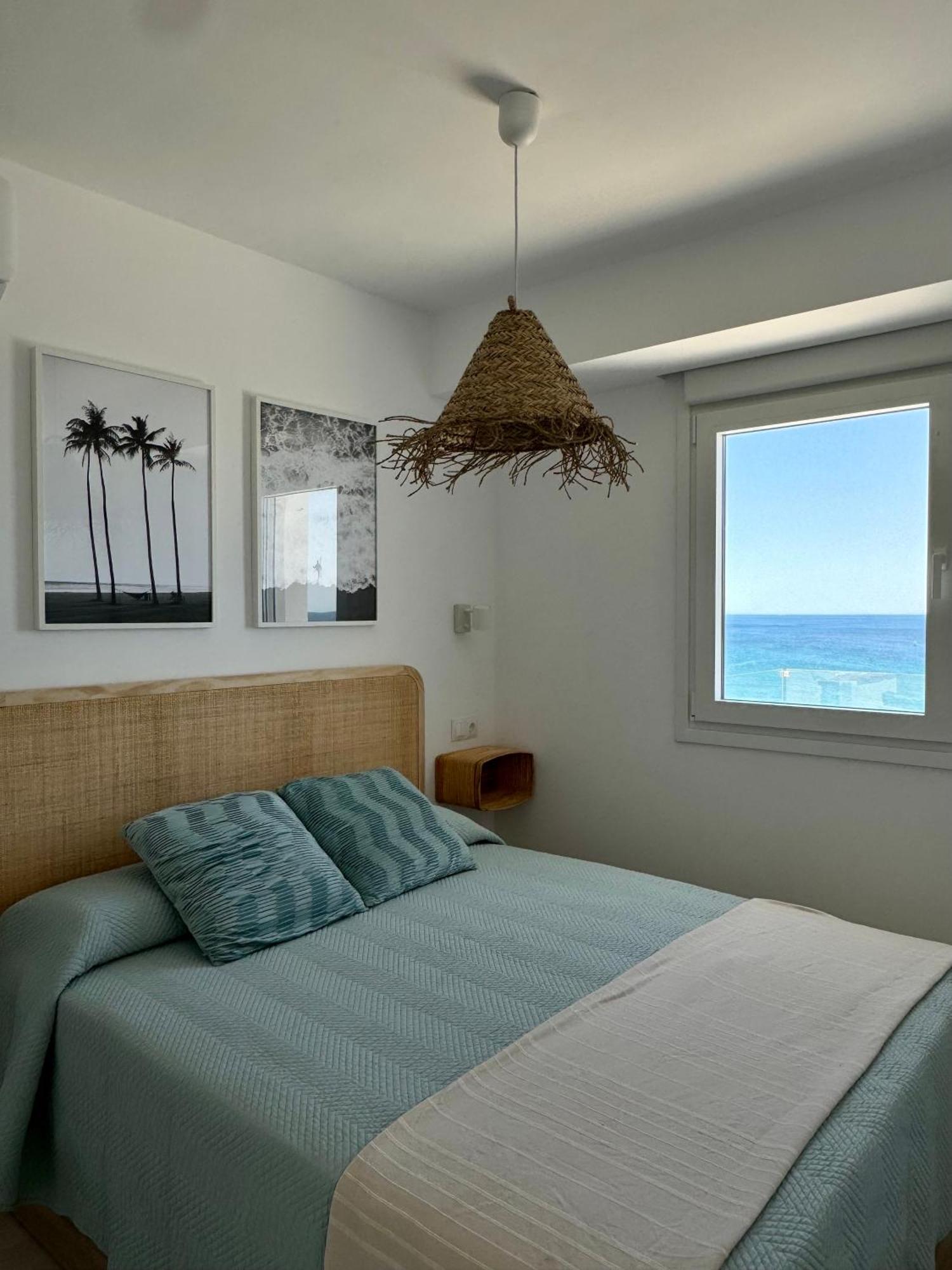 Sunnypalms - Beachfront Penthouse With Stunning Sea View Естепона Екстериор снимка