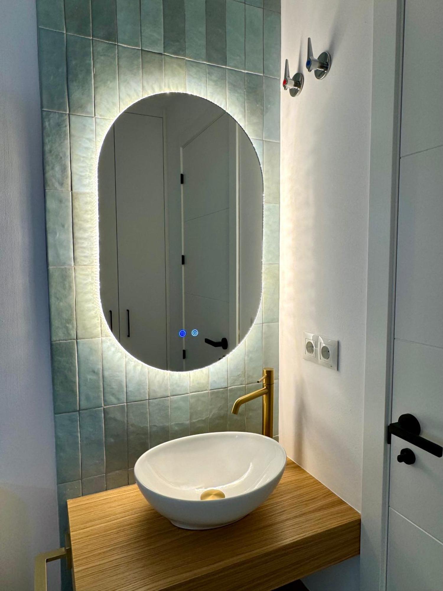 Sunnypalms - Beachfront Penthouse With Stunning Sea View Естепона Екстериор снимка